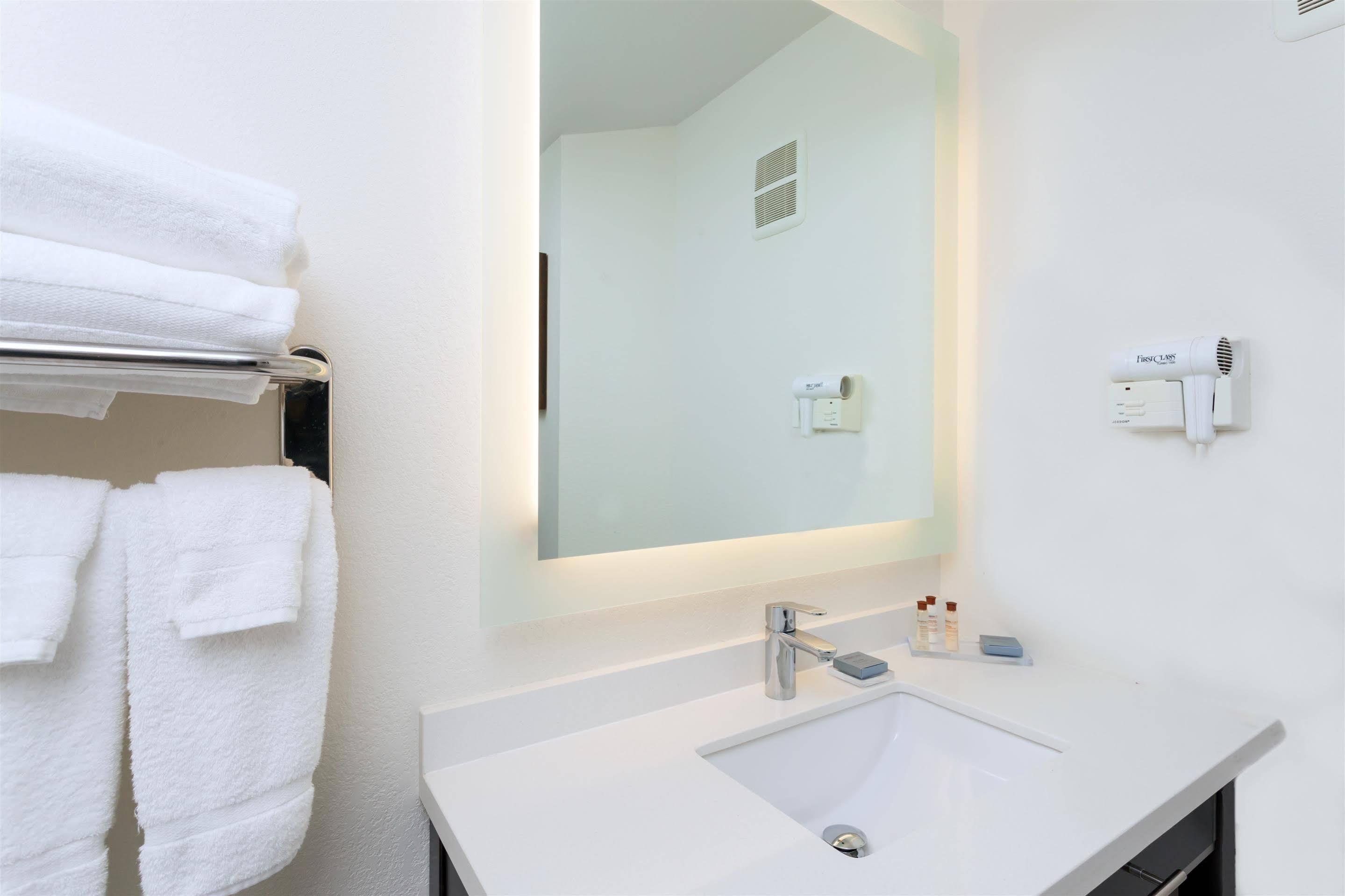 Mainstay Suites Detroit Farmington Hills Esterno foto